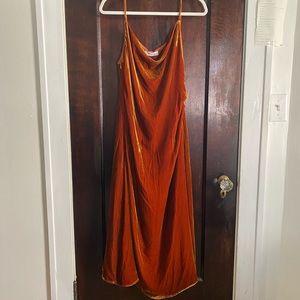 Velvet midi length fitted strapless dress